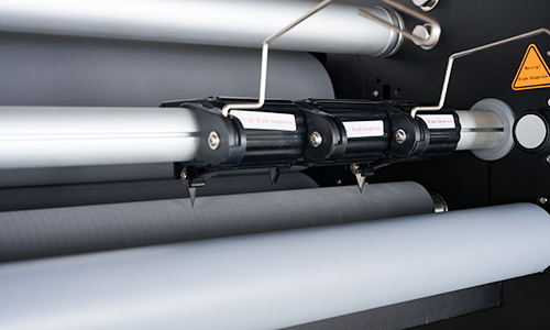 How Can a High Speed Laminator Achieve Precise Lamination?