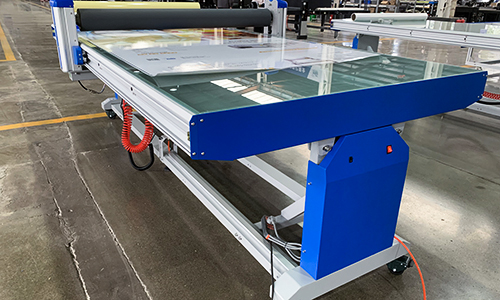 Flatbed Applicator Table: Hybrid Laminating for Rigid & Flex Media